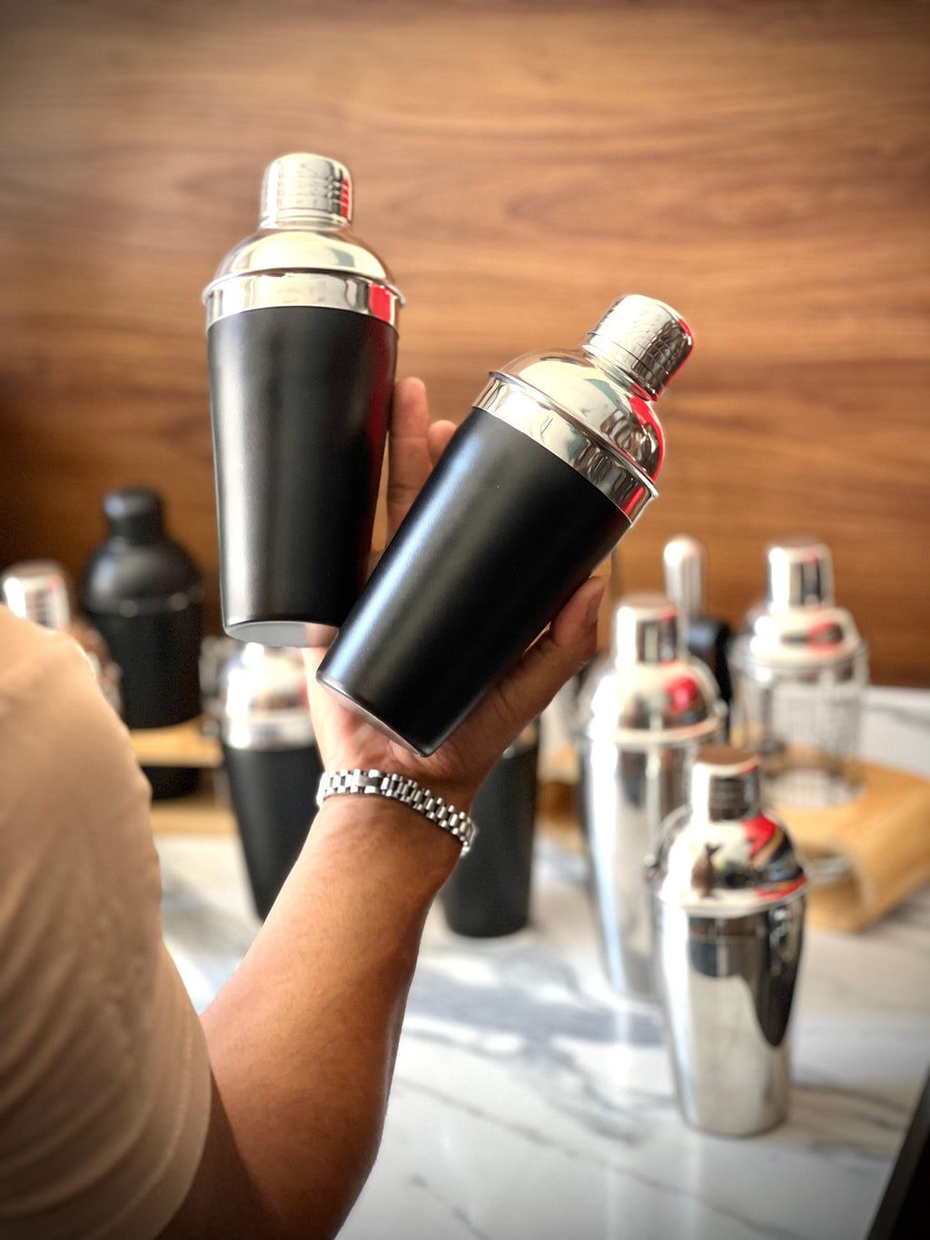 Shaker à cocktail noir 550 ml ( en acier inoxydable )