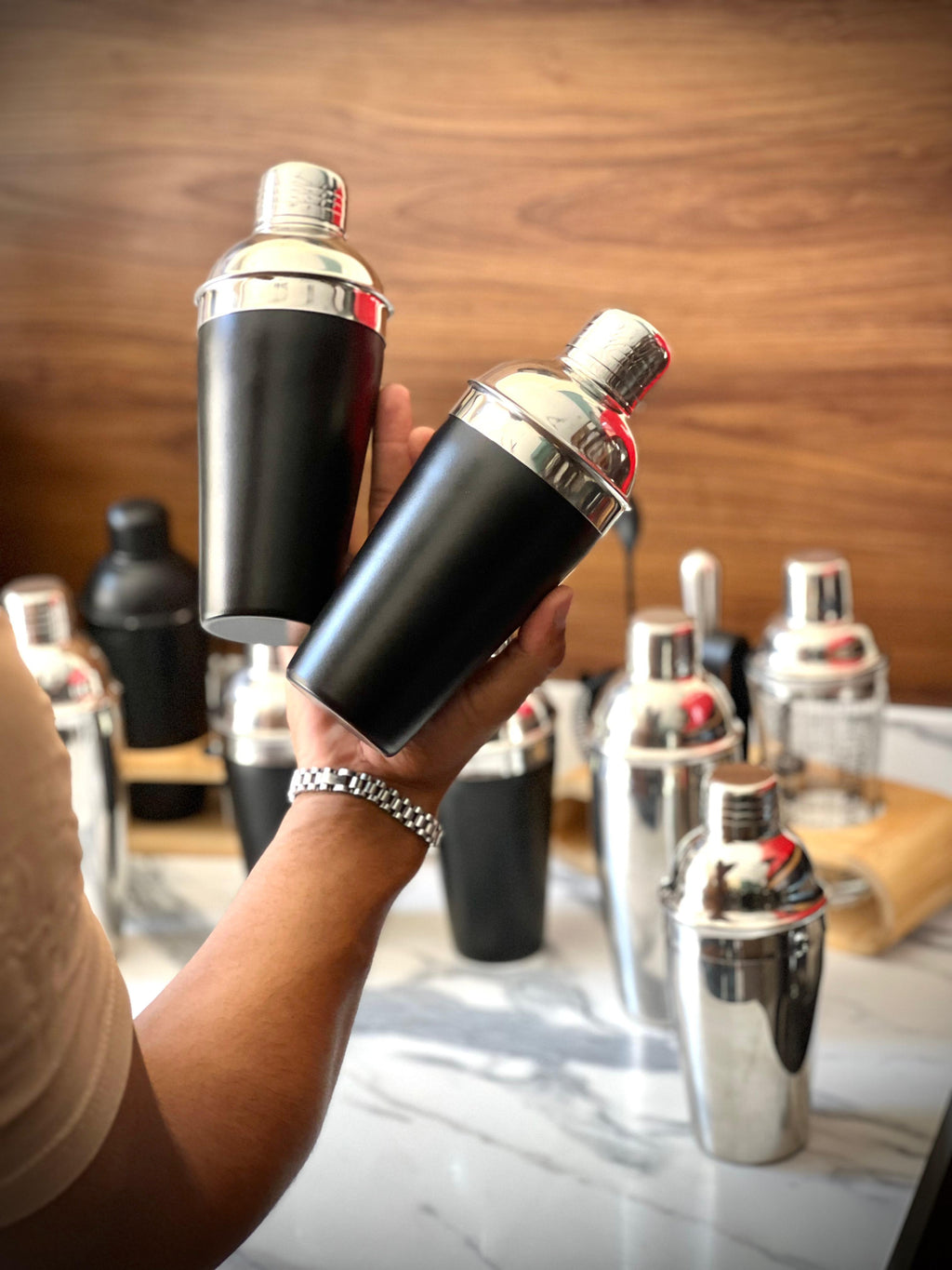 Shaker à cocktail noir 550 ml ( en acier inoxydable )