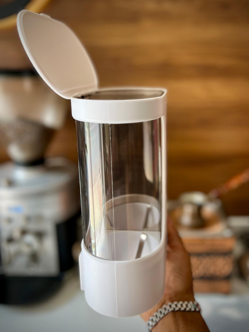 Distributeur de gobelets en papier jetables à fixation murale